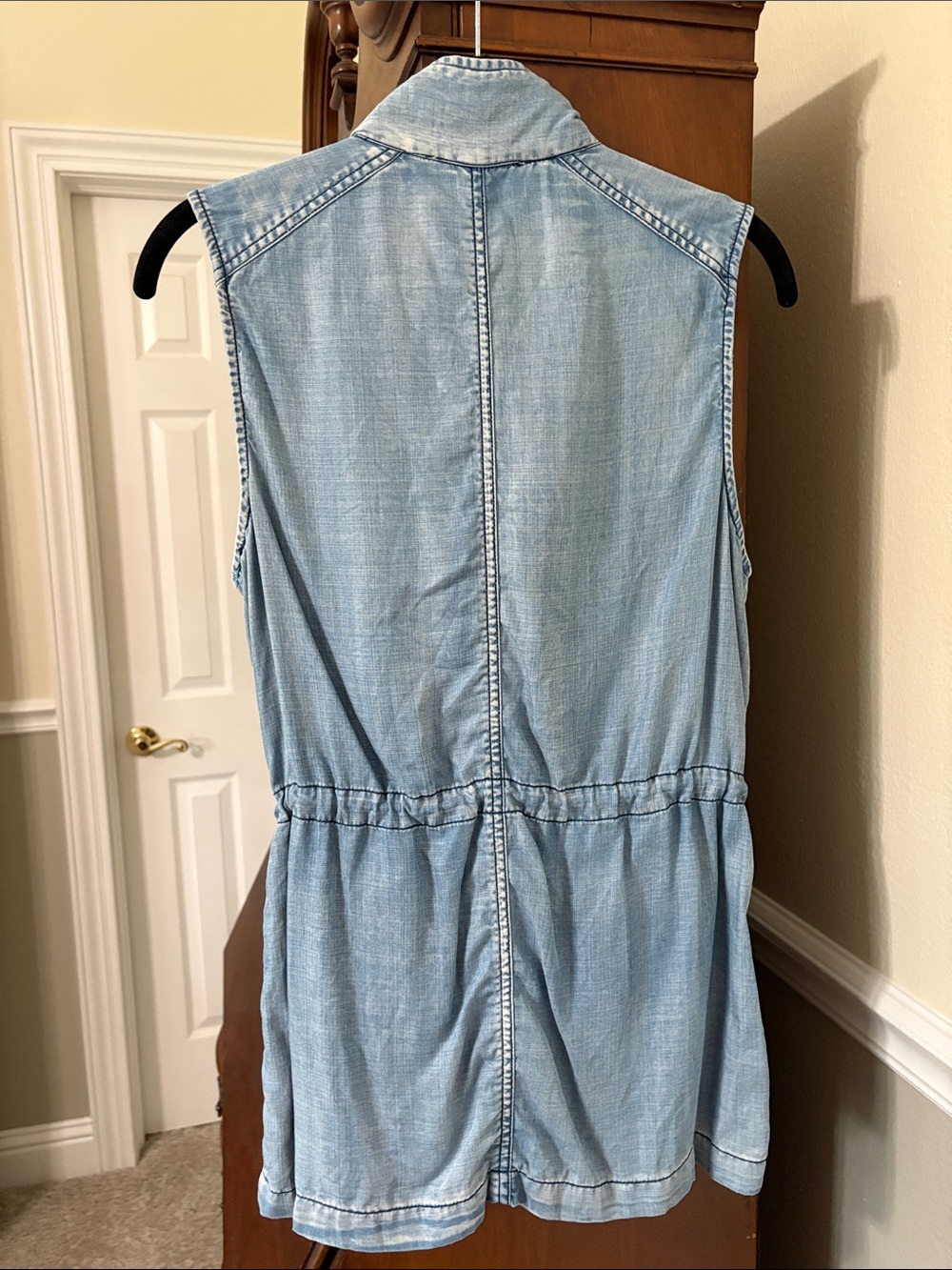 Skies Are Blue Light Wash Denim Sleeveless Cargo Utility Vest Distressing - Picture 2 of 15